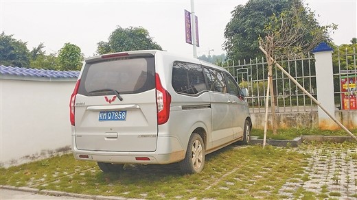 孩子被遺忘在車內(nèi),孩子車內(nèi)窒息